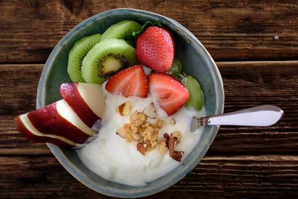 Vitalidad Mañana Primer Plano Del Desayuno Saludable Yogur Con Frutas —  Fotos de Stock
