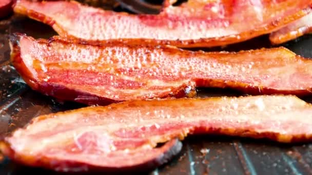 Sizzling Sensation Close Bacon Cozinhar Uma Panela Vídeo — Vídeo de Stock