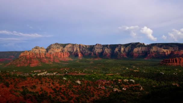 Sedona Mountain Majesty Video Una Vista Impresionante Con Nubes Arizona — Vídeos de Stock