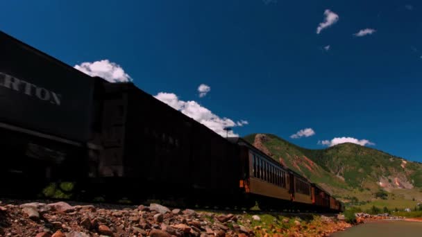 Tren Locomotora Vapor Pasajeros Que Cruza Montaña Rocosa Video — Vídeo de stock