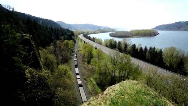 Highway Harmony Columbia River Gorge Mit Bergblick Und Autobahnverkehr Video — Stockvideo