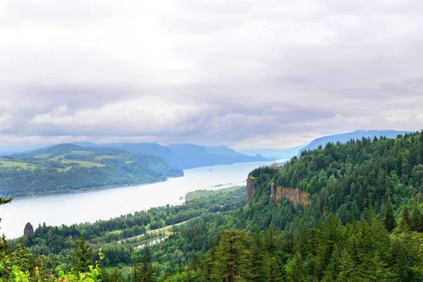Highway Harmony Columbia River Gorge Met Uitzicht Bergen Snelweg Verkeer — Stockfoto