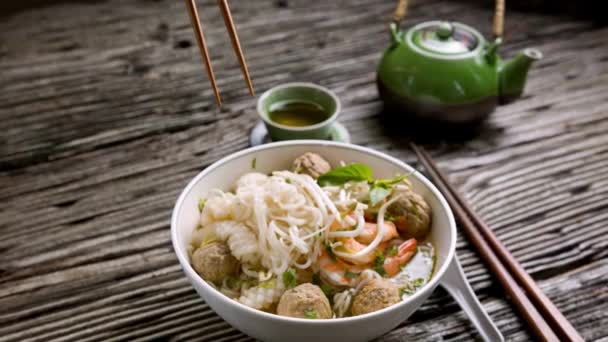 Pho Vietnamské Rýžové Nudle Mořskými Plody Videu — Stock video