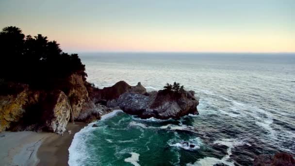 Video Footage Mcway Waterfall Ocean Big Sur California — Stock Video