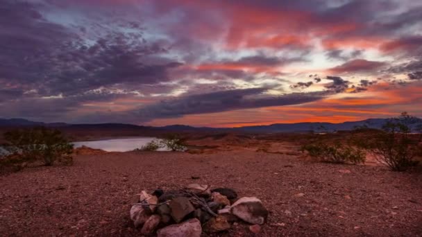 Μαγευτικό Time Lapse Crane Shot Sunrise Στη Λίμνη Της Ερήμου — Αρχείο Βίντεο