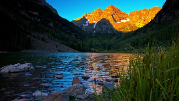 Dawn Kucaklama Aspen Colorado Daki Ünlü Maroon Gölü Nün Güzel — Stok video