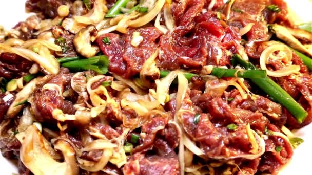 Mouthwatering Video Raw Bulgogi Beef Marinated Soy Sauce Onion Garlic — Stock Video