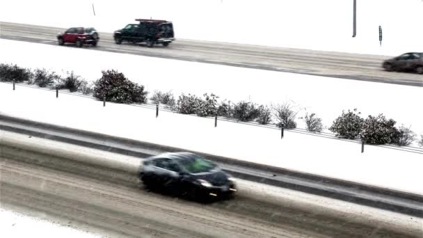 Splendido Video Del Traffico Autostradale Una Tempesta Neve — Video Stock