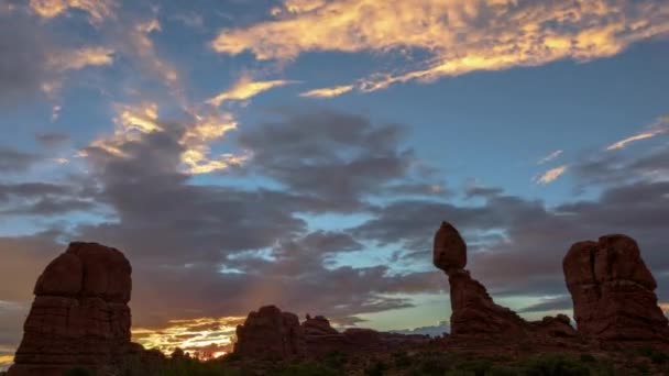 Filmación Mágica Balanced Rock Parque Nacional Canyonlands Utah — Vídeos de Stock