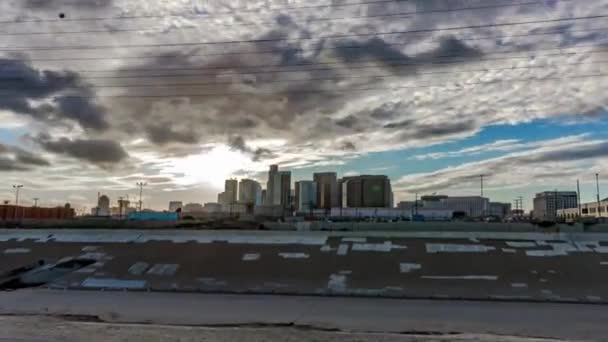 Video Rzeka Los Angeles Charakterystycznymi Budynkami Śródmieścia — Wideo stockowe