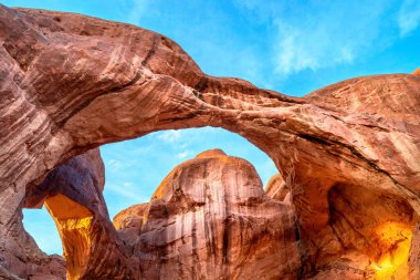 Double Arch Splendor: 4K Ultra HD View Arches National Park, Utah, ABD