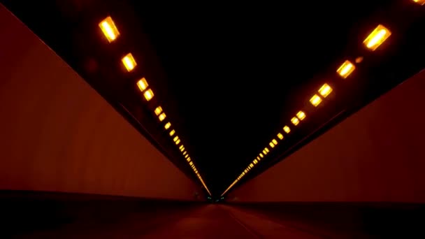 Vídeo Ultra Unidade Túnel Montanha Viagem Cênica Através Estradas Alpinas — Vídeo de Stock