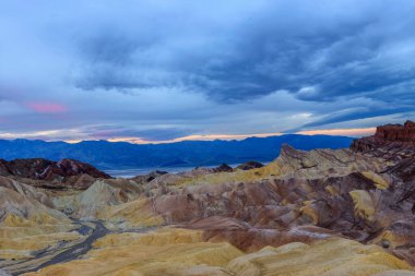 Zabriskie Point Sabah Işığı - 4K Ultra HD Görüntü, Ölüm Vadisi Ulusal Parkı, Kaliforniya