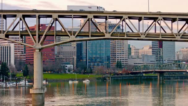 Ruch Godzinach Szczytu Przez Piękny Most Portland Oregon Ultra Wideo — Wideo stockowe