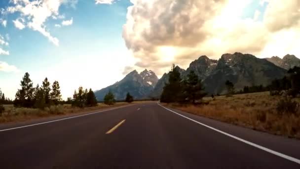 Scenic Drive Explorando Parque Nacional Grand Teton Wyoming Video — Vídeo de stock