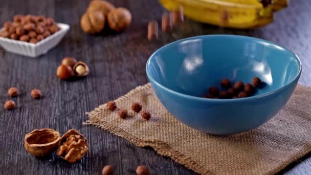 Delicia Indulgente Slow Motion Video Sweet Cocoa Chocolate Sugar Cereal — Vídeo de stock