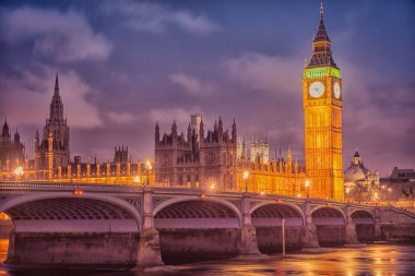  Londra Majesteleri: Westminster Köprüsü 'nde görkemli Yeni Yıl Arifesi ve 4K Ultra HD' de Big Ben