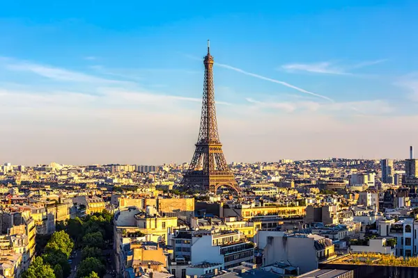 stock image 4K Ultra HD image: Daytime Panning View of Paris Skyline with Eiffel Tower