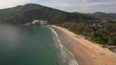 4K Hava Görüntüsü / Nai Harn Sahili Rawai, Phuket - Beyaz kum plajları, kristal berrak sular ve yemyeşil tepeler