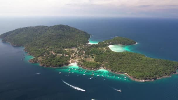 Aerial Footage Koh Racha Yai Raya Island Phuket 柔软的白沙和晶莹清澈的水 — 图库视频影像