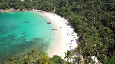 4K Hava Aracı Özgürlük Kumsalı, Kathu, Phuket, Tayland Hava Aracı 4K Hava Aracı Özgürlük Kumsalı, Kathu, Phuket, Tayland
