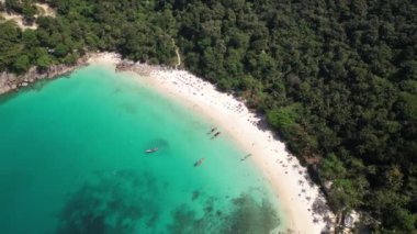 4K Hava Aracı Özgürlük Kumsalı, Kathu, Phuket, Tayland Hava Aracı 4K Hava Aracı Özgürlük Kumsalı, Kathu, Phuket, Tayland
