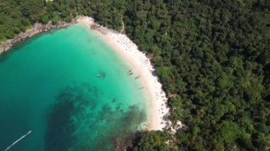 4K Hava Aracı Özgürlük Kumsalı, Kathu, Phuket, Tayland Hava Aracı 4K Hava Aracı Özgürlük Kumsalı, Kathu, Phuket, Tayland