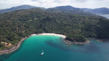 4K Hava Aracı Özgürlük Kumsalı, Kathu, Phuket, Tayland Hava Aracı 4K Hava Aracı Özgürlük Kumsalı, Kathu, Phuket, Tayland