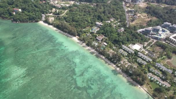 Aerial Drone Footage Tri Trang Beach Kathu Phuket Tajlandia Wyposażony — Wideo stockowe
