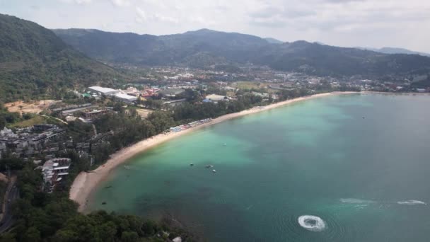 Kamala Beach Kathu Phuket Tajlandia Wyposażony White Sand Beach Krystalicznie — Wideo stockowe