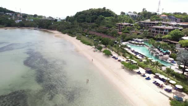 Luchtfoto Drone Beeldmateriaal Laem Panwa Wichit Phuket Thailand Met Wit — Stockvideo