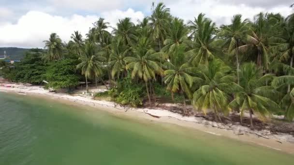 Aerial Drone Footage Nathon Beach Koh Samui Featuring White Sand — Stock Video
