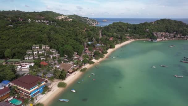 Aerial Drone Видеозапись Chalok Baan Kao Bay Beach Тао Koh — стоковое видео