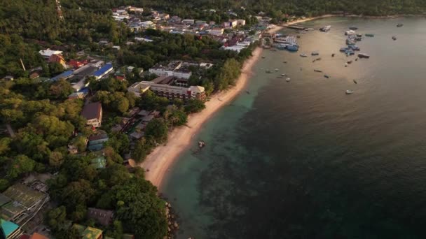 Filmagem Drones Aéreos Mae Haad Beach Koh Tao Com Praia — Vídeo de Stock