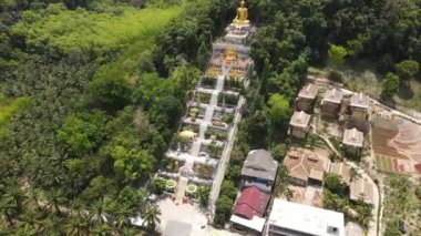 Ao Nang, Krabi 'deki Çin Tapınağının 4K Hava Görüntüsü