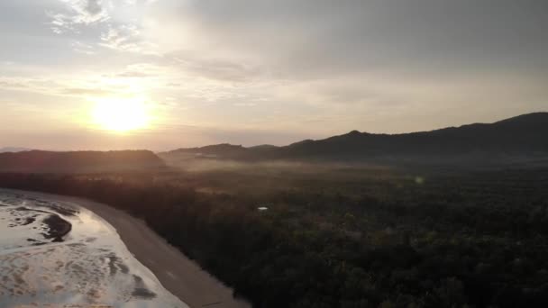 Luchtfoto Van Zonsondergang Bij Nopfarat Thara Beach Nang Krabi — Stockvideo