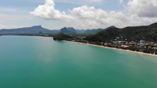 Luftaufnahmen Vom Strand Von Aonang Nang Krabi — Stockvideo