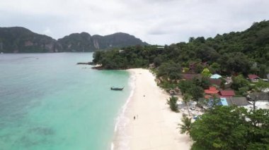 Koh Phi Don, Krabi, Tayland - Beyaz Kum Sahili, Kristal Temiz Su ve Uzun Kuyruk Teknesi