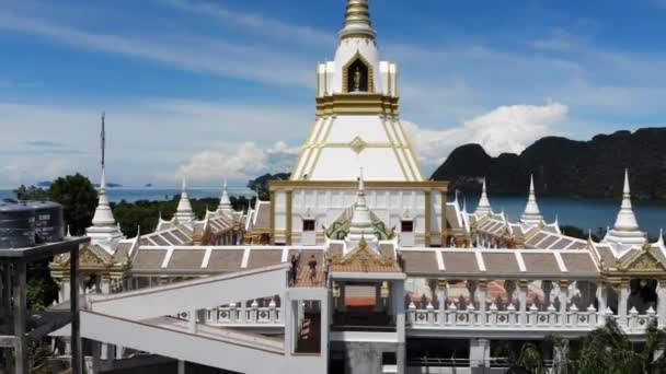 Nagranie Drona Lotu Ptaka Wat Maha Wachiramongkol Temple Nang Krabi — Wideo stockowe