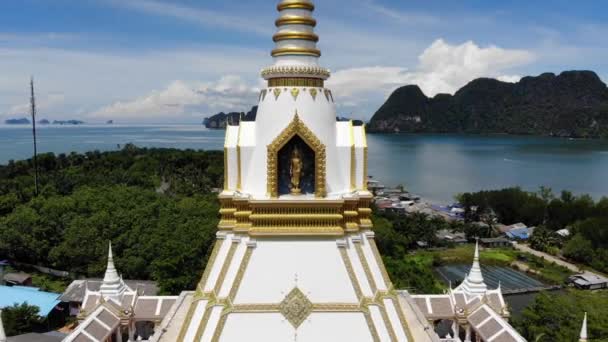 Aerial Drone Footage Wat Maha Wachirthe Temple Nang Krabi Közreműködik — Stock videók