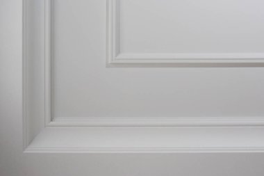 Tavanın ayrıntıları iç kısımdaki alçı süslemeleri örtüyor..