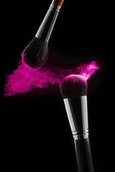 Makeupborste Med Rosa Puder Isolerad Vitt Professionella Kosmetiska Borstar — Stockfoto