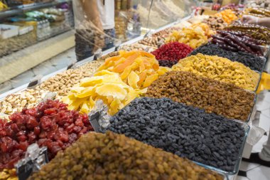 Piyasada satılacak farklı tipler ve çeşitleri var. Kurutulmuş meyve.