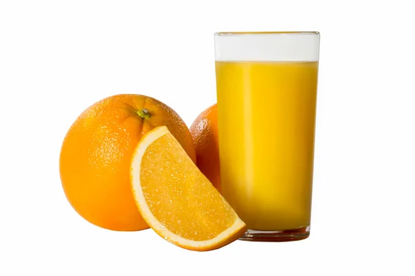 Glas Sinaasappelsap Stukjes Sinaasappelfruit Geïsoleerd Witte Ondergrond — Stockfoto