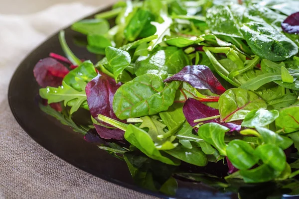 Ein Frischer Grüner Salat Eine Vorstellung Von Gesunden Mahlzeiten — Stockfoto