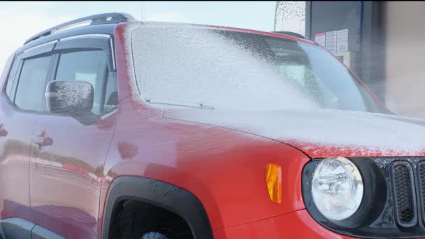 Araba Yıkamacıda Yüksek Basınçlı Sabunla Araba Yıkama — Stok video