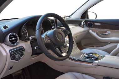 Araba salonu, beyaz izole edilmiş arka planda sınıf işleri..