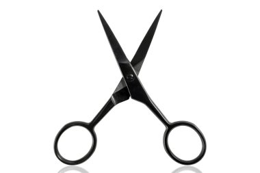 Makas beyaza yansıyarak izole edilmiş. Güzellik ve moda konsepti.