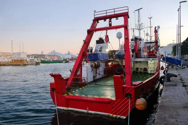 Frachtschlepper Hafenpier Seehafen Boote Und Kräne — Stockfoto