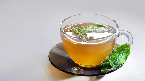 Cup Green Tea Mint Gray Background — Stock Photo, Image